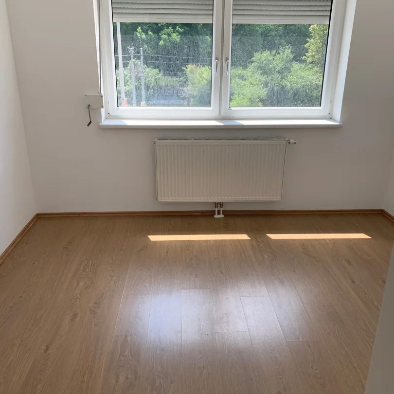 Wohnen im Zentrum - mit Blick zum "Schweizergarten" - Photo 1