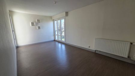Location Appartement 3 pièces 70m² ST JEAN DE LA RUELLE 45140 - Photo 2