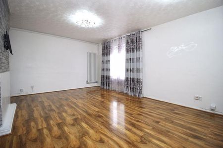 2 bedroom ground floor flat to rent - Photo 3