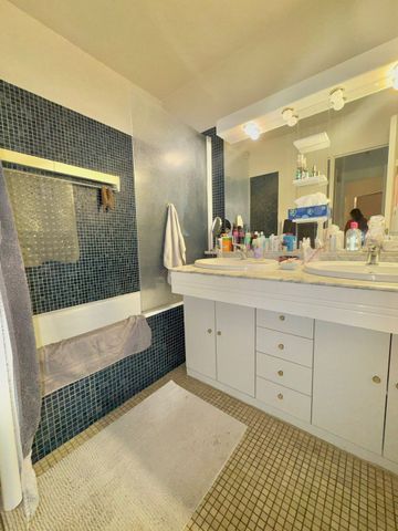 Location Appartement 2 pièces 46m² PARIS 15ème - Photo 4