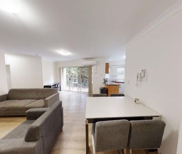 Chippendale - Photo 1