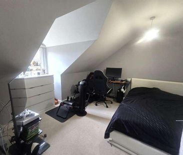 Pembroke Mews, GU14 - Photo 5