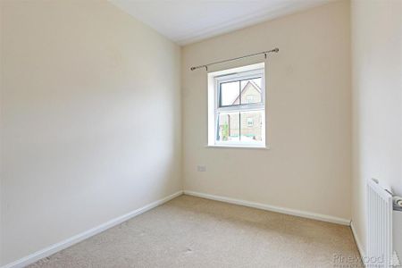 3 bedroom semi-detached house to rent - Photo 5