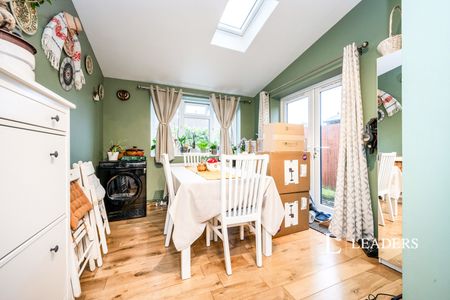 2 bedroom house to rent Pettingrew Close, Walnut Tree, Milton Keynes, Buckinghamshire, MK7 - Photo 3