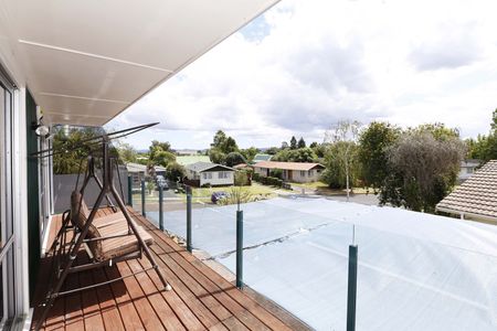 Family Home in Pukete - Photo 4