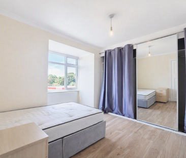 1 bedroom in a flat share to rent - Photo 1