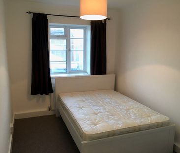 3 Bed Flat, Leigham Hall, SW16 - Photo 3