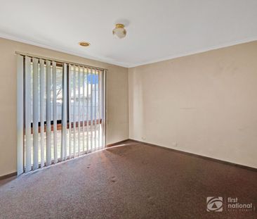 Beautifully Presented Family Home in Prime Melton West Location! - Photo 4