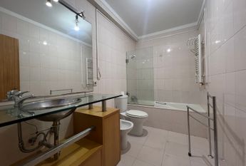 Fantástico Apartamento T2 Mobilado com Garagem e Arrumos