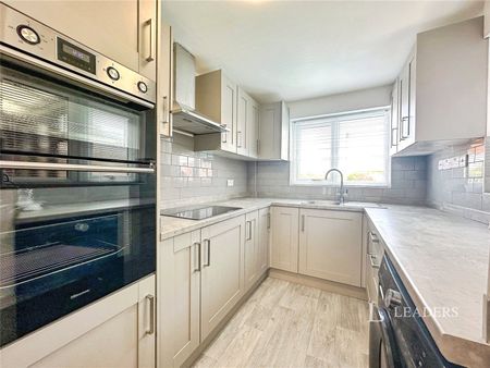 3 bedroom house to rent Anthony Grove, Gosport, Hampshire, PO12 - Photo 2