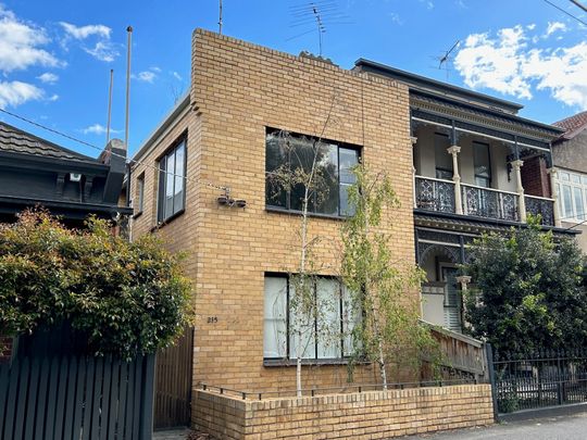 Studio Apartment In Boutique Block - Photo 1