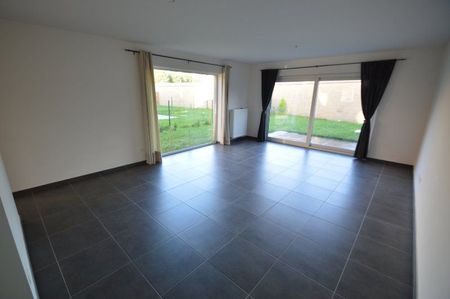 Instapklare, moderne woning met tuin en carport nabij het centrum! - Foto 2