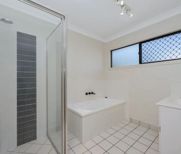 40 Dungurra Place, Bushland Beach. - Photo 5