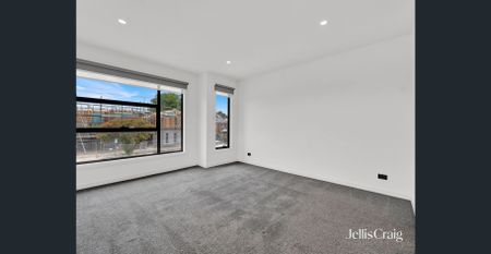 Stylish Four Bedroom home with two living areas! - Photo 4