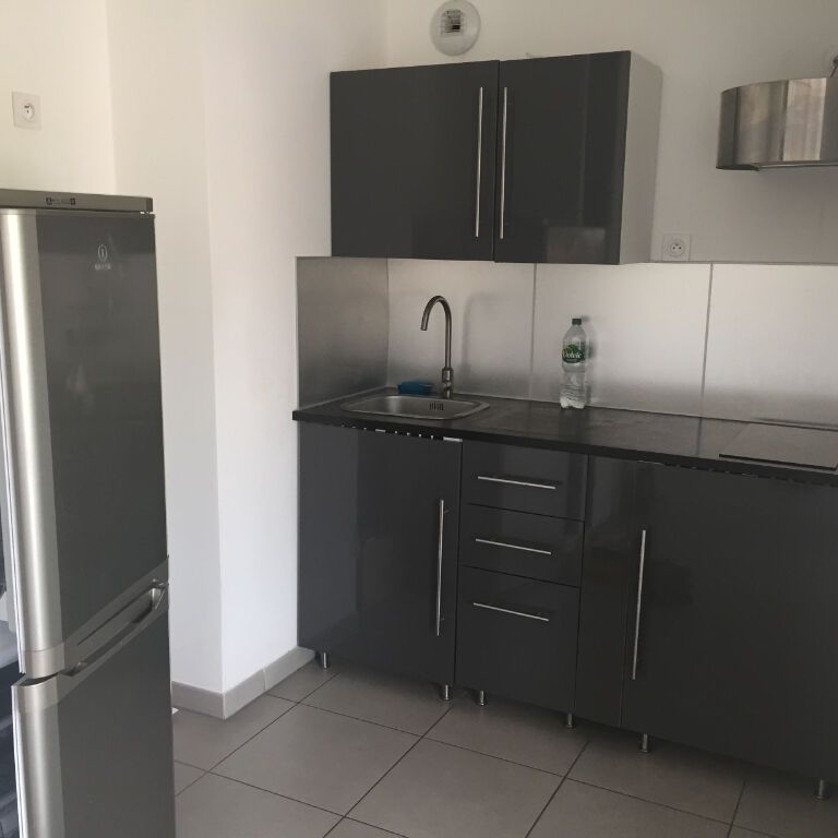 Appartement 2 pièces 40m2 MARSEILLE 12EME 857 euros - Photo 1