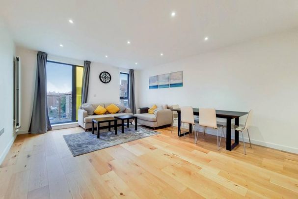 2 bedroom flat to rent - Photo 1