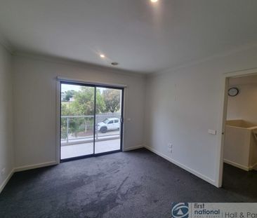 Townhouse with Room to Move - Photo 5