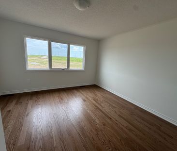 For Lease - 1583 Savoline Boulevard, Milton, Ontario - Photo 2