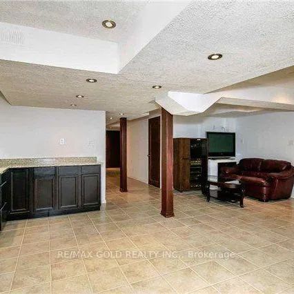 5 CRANNYFIELD DRIVE - Photo 1