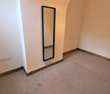 2 Bedroom End Terraced House, Chester - Photo 6