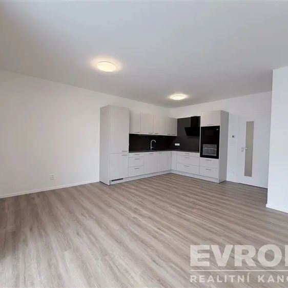 Pronájem bytu 2+kk o velikosti 69 m - Photo 1