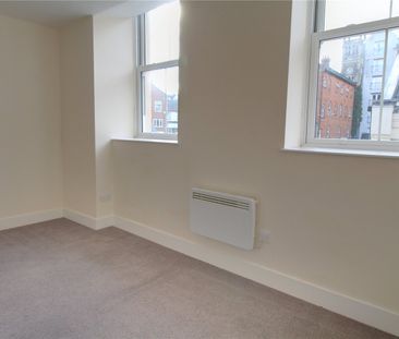 Union Terrace, Aldershot, GU11 - Photo 1