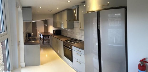 6 bedroom house of multiple occupation to rent - Photo 1