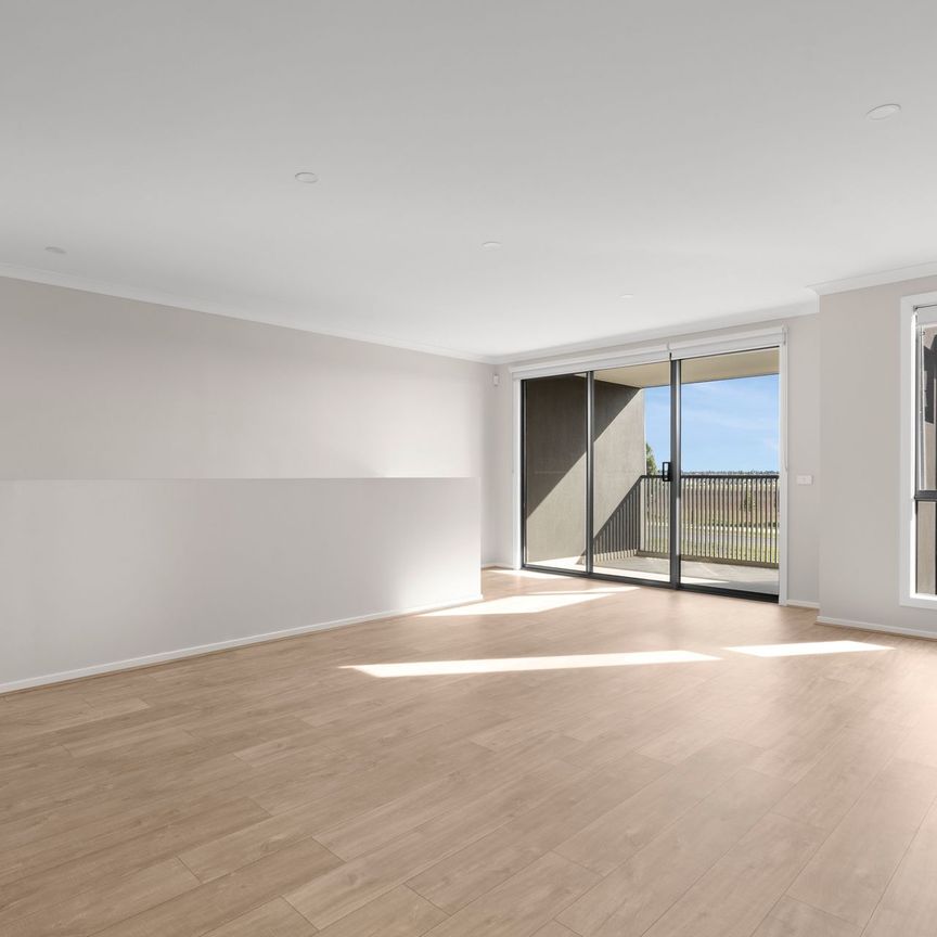 Near New Town House in Meridian Estate&excl; - Photo 1