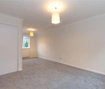 2 bedroom end of terrace house to rent - Photo 5