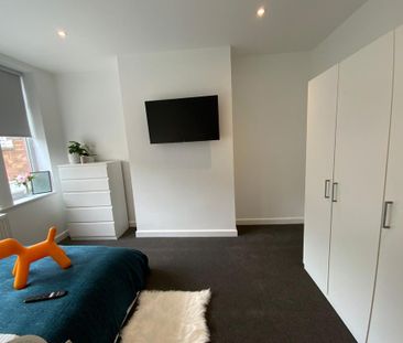 1 bedroom in a house share to rent - Photo 4