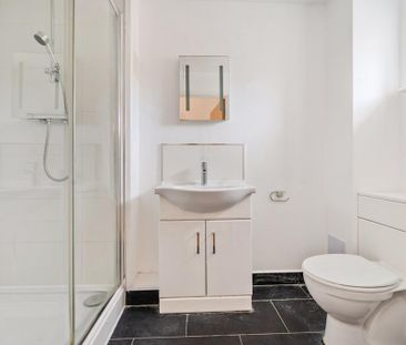 4 bedroom semi-detached house to rent - Photo 1