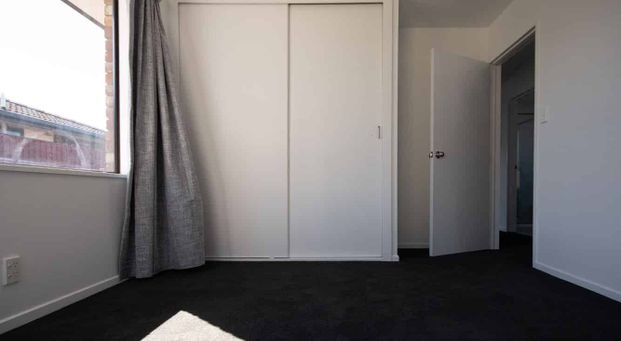 Sunny 3 bedroom townhouse - Photo 1