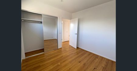 Brand New 4-Bedroom Townhouse in the Heart of Airport West - Photo 3