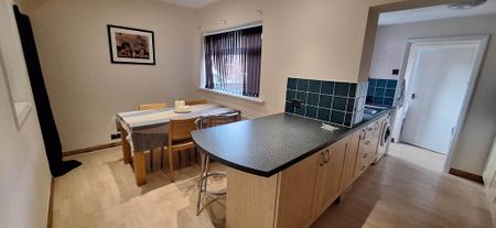 3 bedroom terraced house to rent - Photo 5