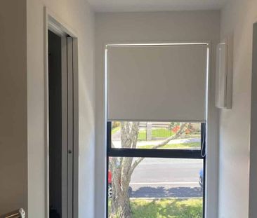 Near New One Bedroom One Bathroom Plus Study Nook Townhouse - Photo 5