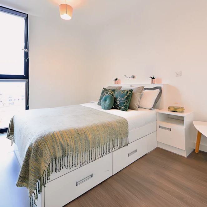 One Bed Apartment - Photo 1