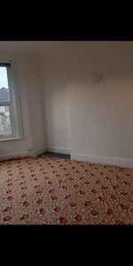 Room in a Shared House, Clandon Road, IG3 - Photo 4