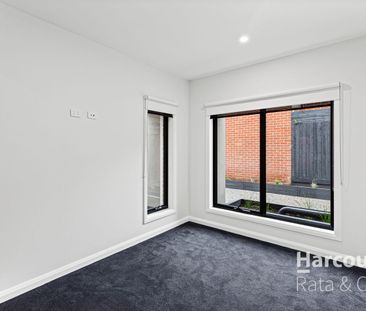 Charming 3-Bedroom Home in South Morang - Photo 4