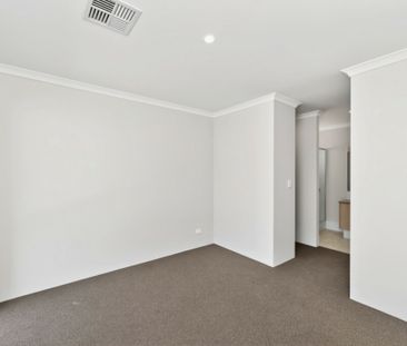 Modern Comfort in Eglinton's Heart - Photo 6