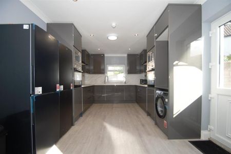 1 bedroom in a house share to rent - Photo 5