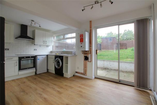 3 bedroom terraced house to rent - Photo 1