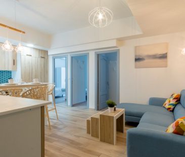 Precious room in Eduardo Marquina street - Photo 1