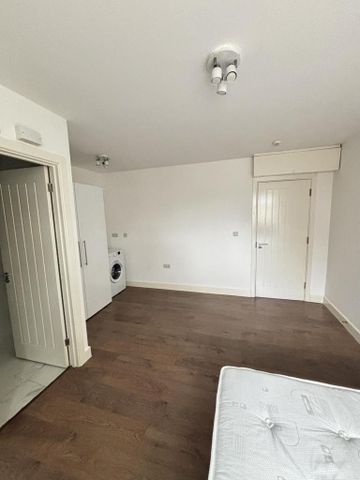 Studio to rent - Photo 3