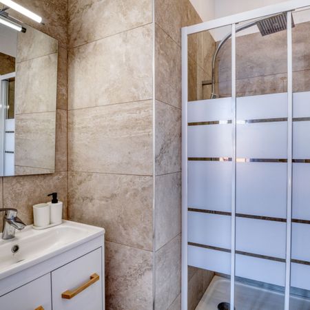 CARLONE Roommate 3 Bedrooms at Nice - Photo 4