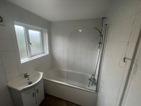 2 bedroom semi-detached house to rent - Photo 4