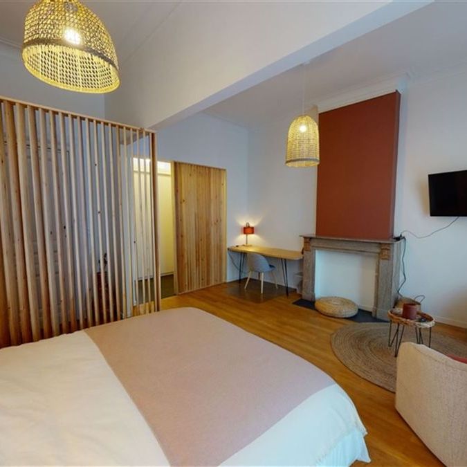 Huis te huur in Etterbeek voor € 2.200 met 3 slaapkamers - Photo 1