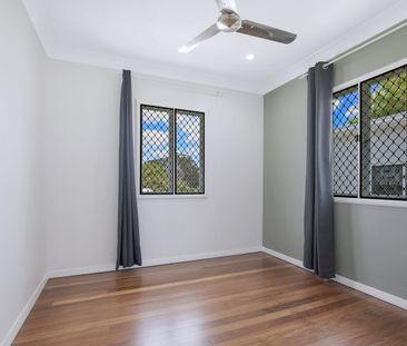 Beautifully Renovated, Modern 2-Bedroom Flat in the Heart of Mt Gra... - Photo 4