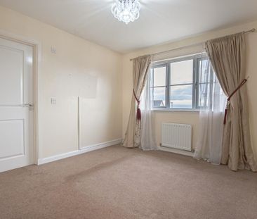 4 bedroom detached house to rent - Photo 2