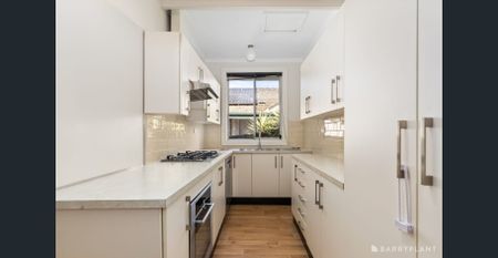 Classic Charm with Contemporary Comfort in the Heart of Ringwood - Photo 2