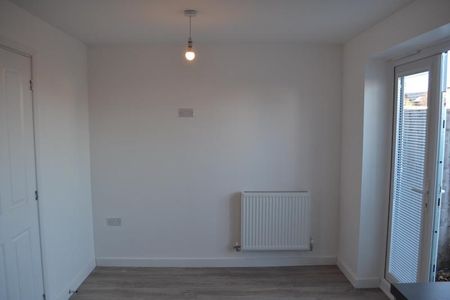 3 bedroom terraced house to rent - Photo 2